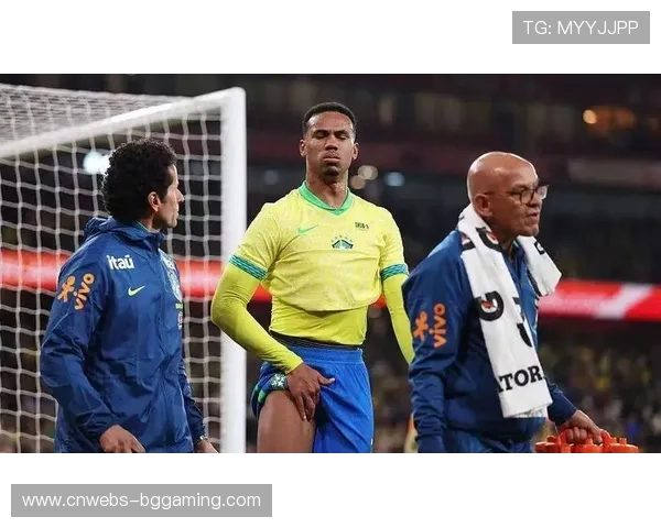 里尔边卫伤缺左路防守,马赛或针对性强攻右路 里尔边卫伤缺左路防守,马赛或针对性强攻右路